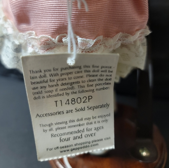 Vintage Collector's Porcelain Doll by Geppeddo 13" Collectible Doll - Picture 7 of 7